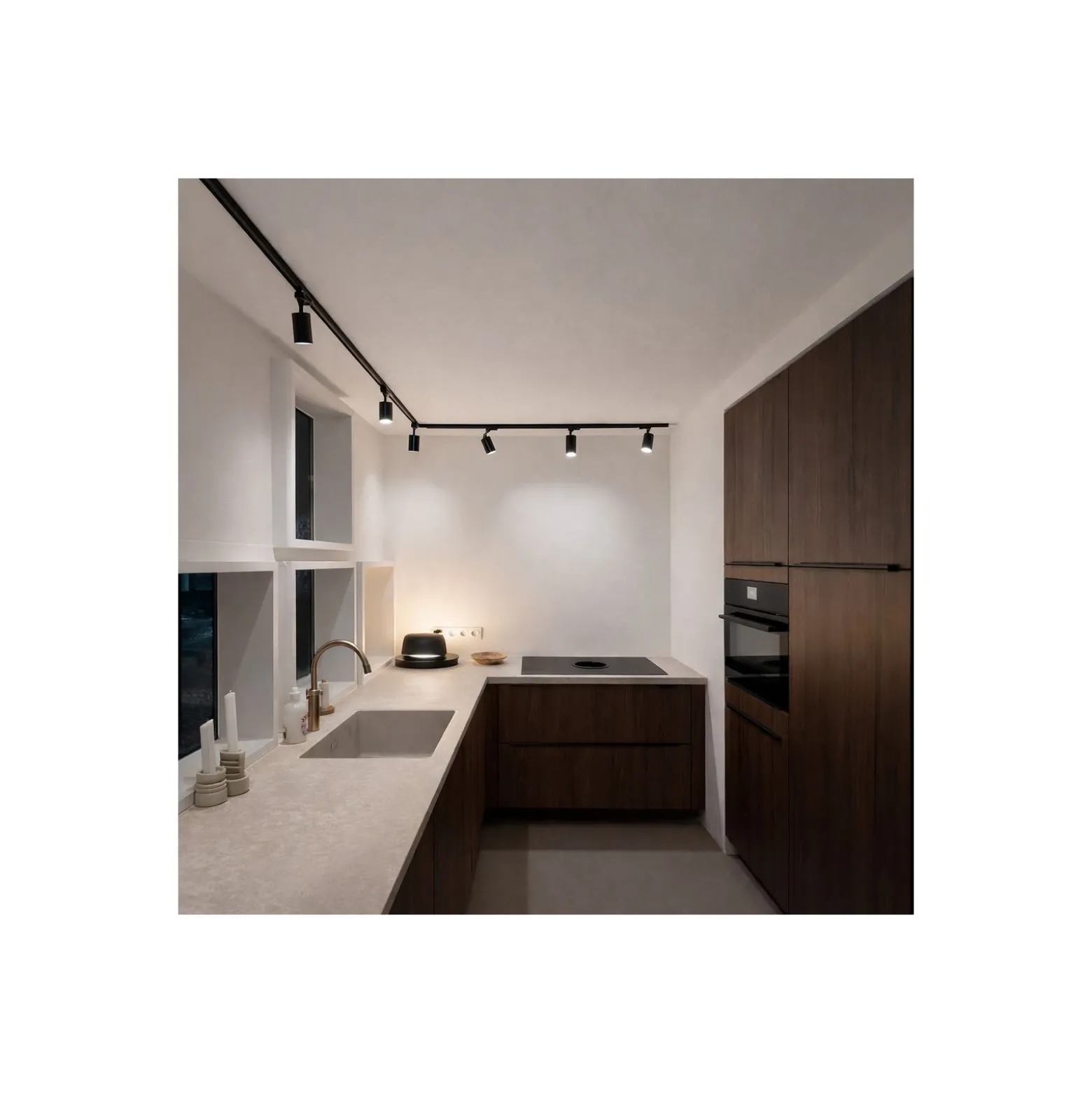 Bright Choice Komplett set 1-Fas Rail L 1 x 2 Meter Svart | incl. 8x Spot + GU10 2700K 3W Dimbar + Ändkåpa, Strömkontakt och L -Anslutningsstycke