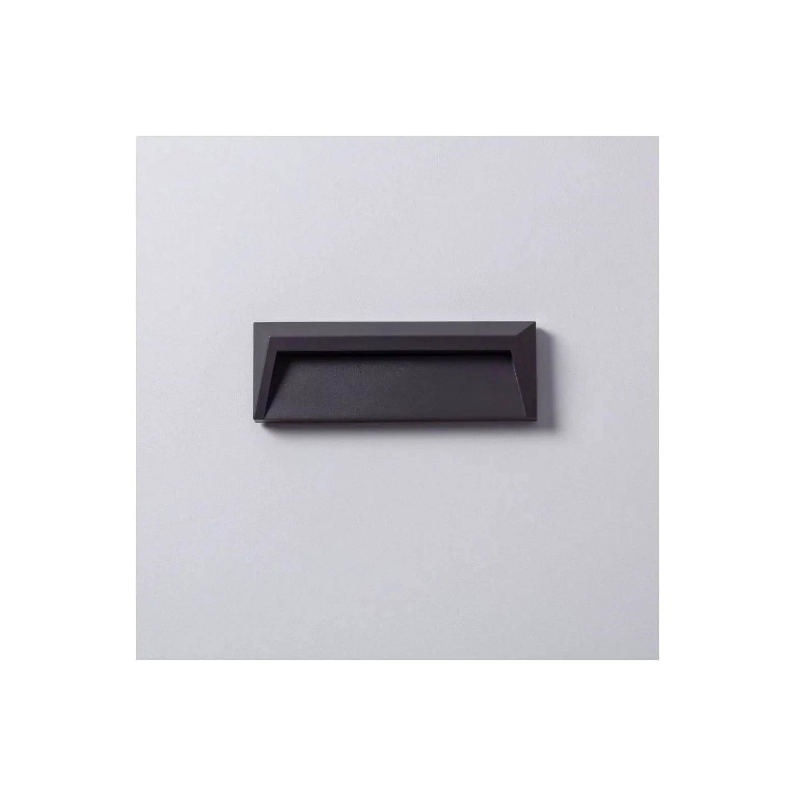Bright Choice Vägglampa Chester PC Antracit 2W 100lm - 830 Varm Vit