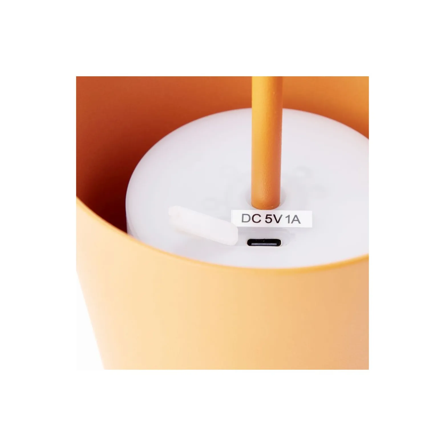 Brilliant Bordslampa Kaami Metall Plast Apelsin 2W 310lm - 830 Varm Vit | 100mm - IP44 - Utomhus - Dimbar