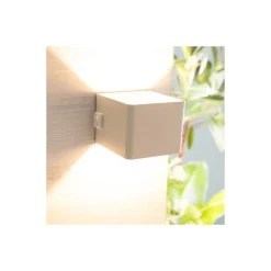 Brilliant Iseo Vägglampa Plast Vit 4W 300lm - 830 Varm Vit | IP44 - med USB
