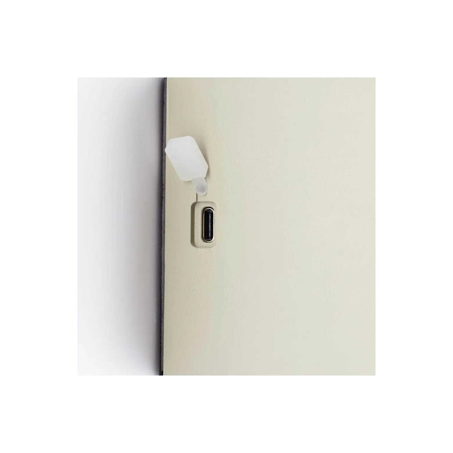 Brilliant Iseo Vägglampa Plast Beige 4W 300lm - 830 Varm Vit | IP44 - Utomhus - Rörelse- och Ljussensor - USB Uppladdningsbar