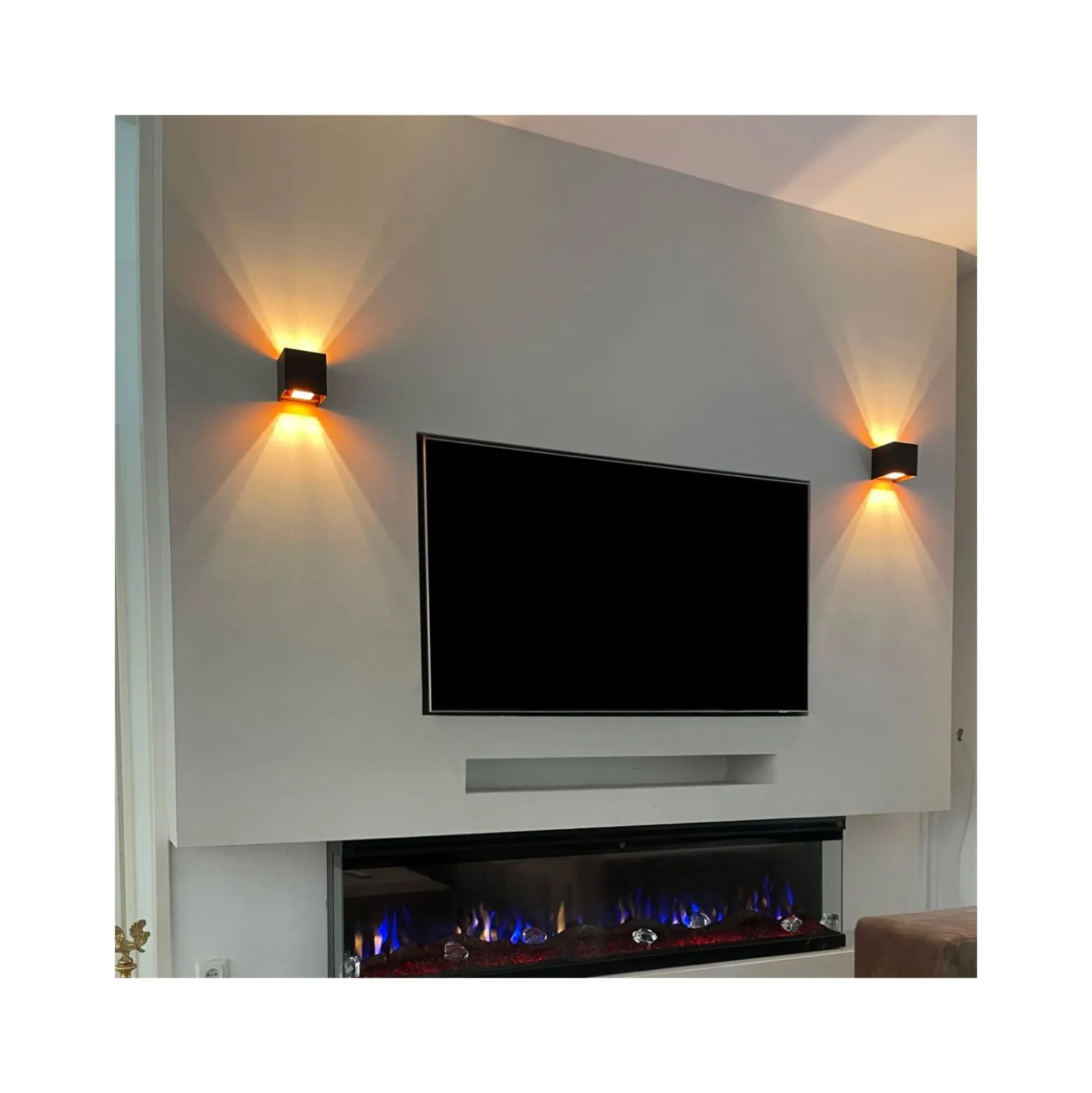 D'Lite Vägglampa Elingen Aluminium Svart Up & Down 2.9W 170lm - 830 Varm Vit | IP65 - Batteridriven - Ljussensor
