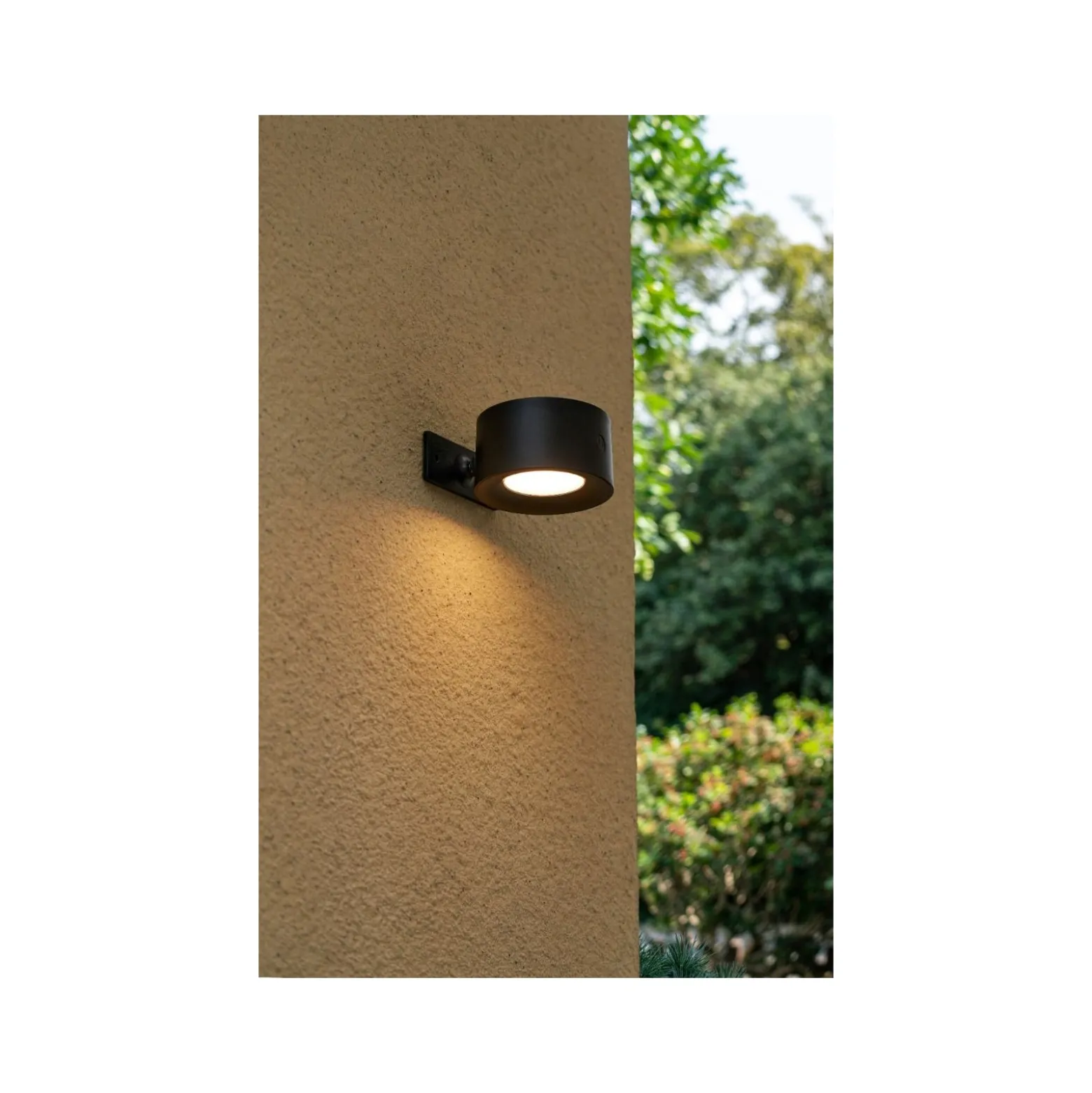 D'Lite Vägglampa Lucia Svart 1.5W - 830 Varm Vit | IP54 - Solar Batteri - Ljussensor