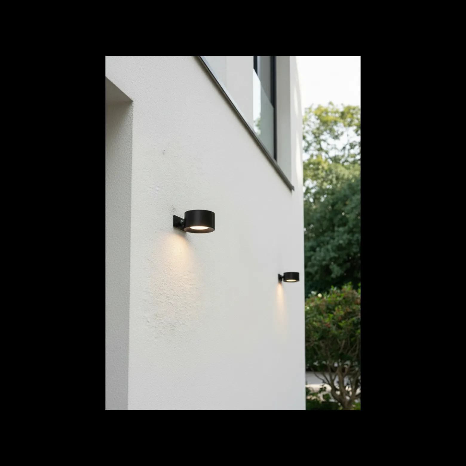 D'Lite Vägglampa Lucia Svart 1.5W - 830 Varm Vit | IP54 - Solar Batteri - Ljussensor