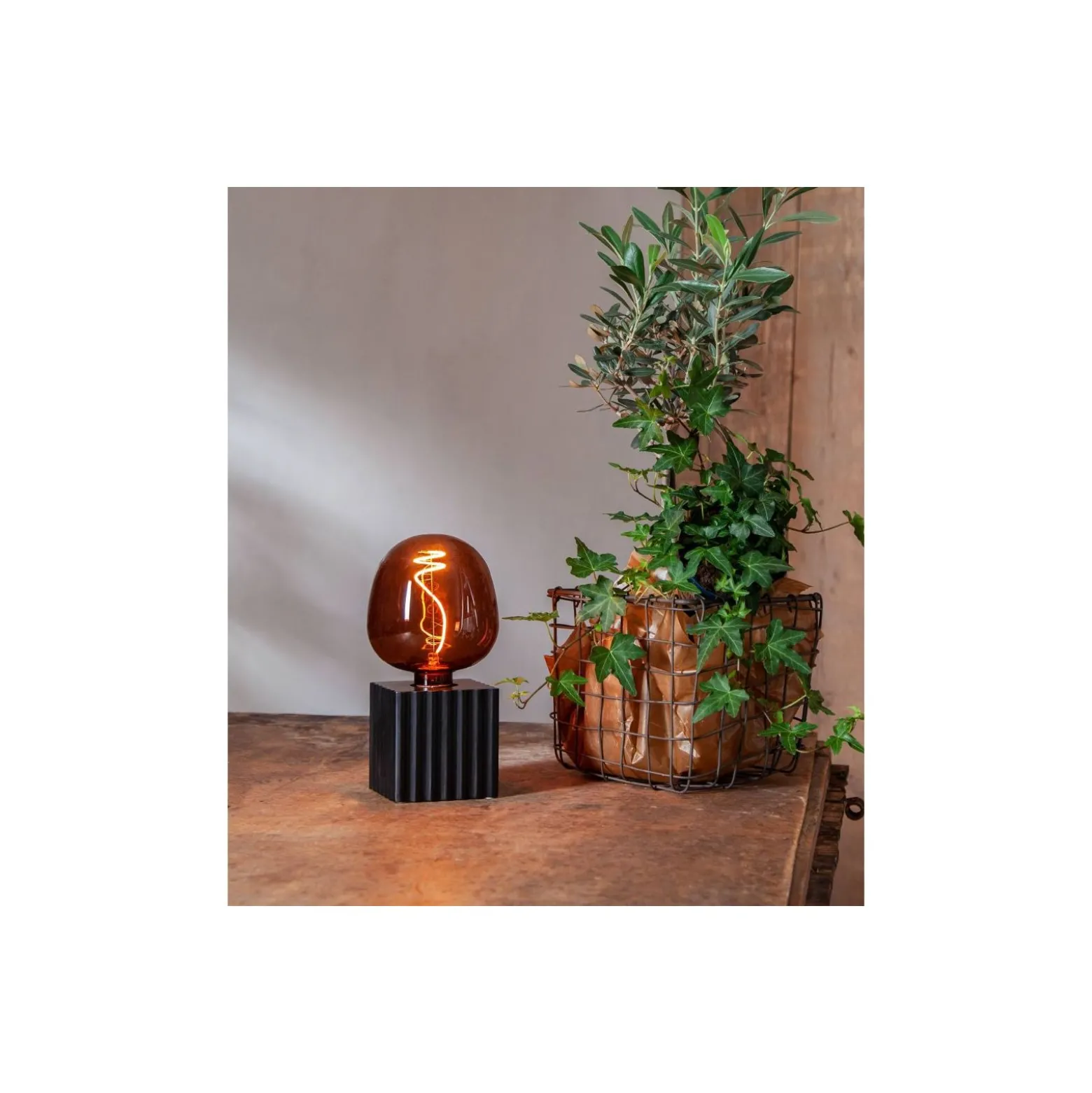 Eglo LED Globe E27 Filament Guld 4W 40lm - 820 Extra Varm Vit | Dimbar - Ersättare 15W