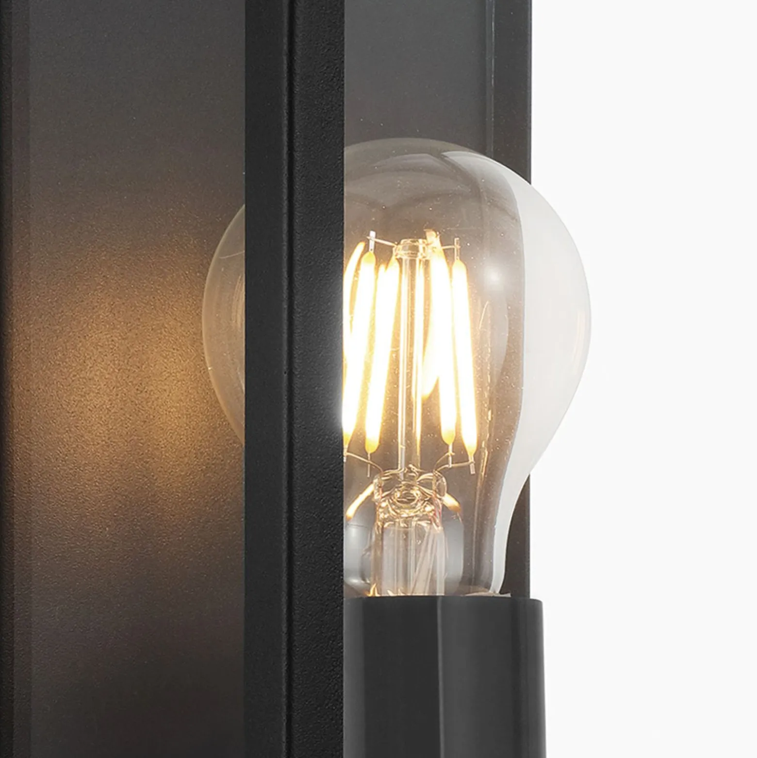 Eglo Vägglampa Amezola Stål Svart | IP44 - Passande För 1x E27