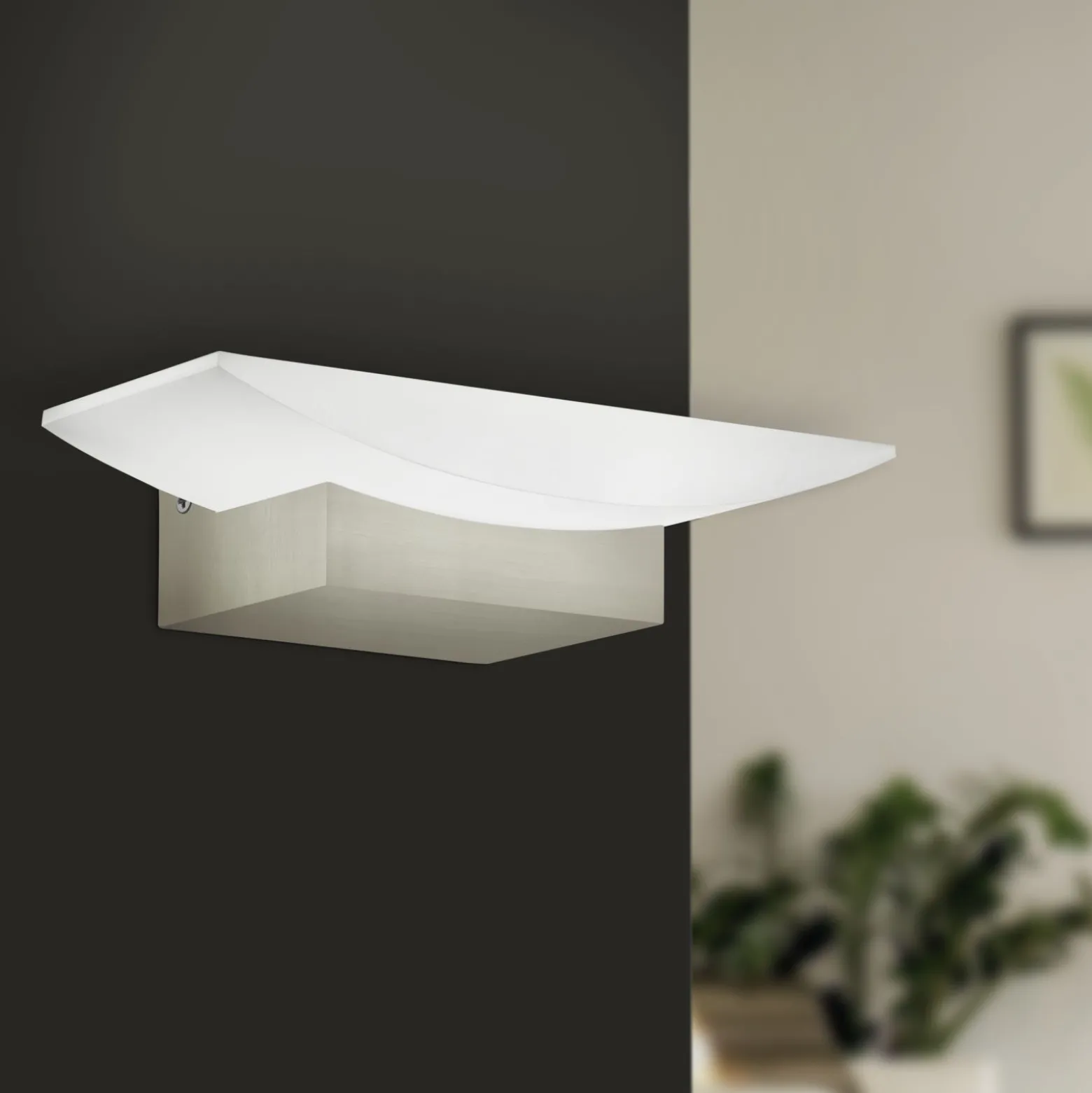 Eglo Vägglampa Metrass Aluminium 56W 680lm - 830 Varm Vit