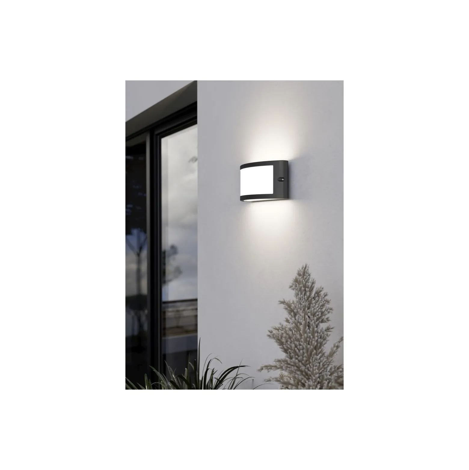 Eglo Vägglampa Poggiarello Svart | IP54 - Passande för 1x E14