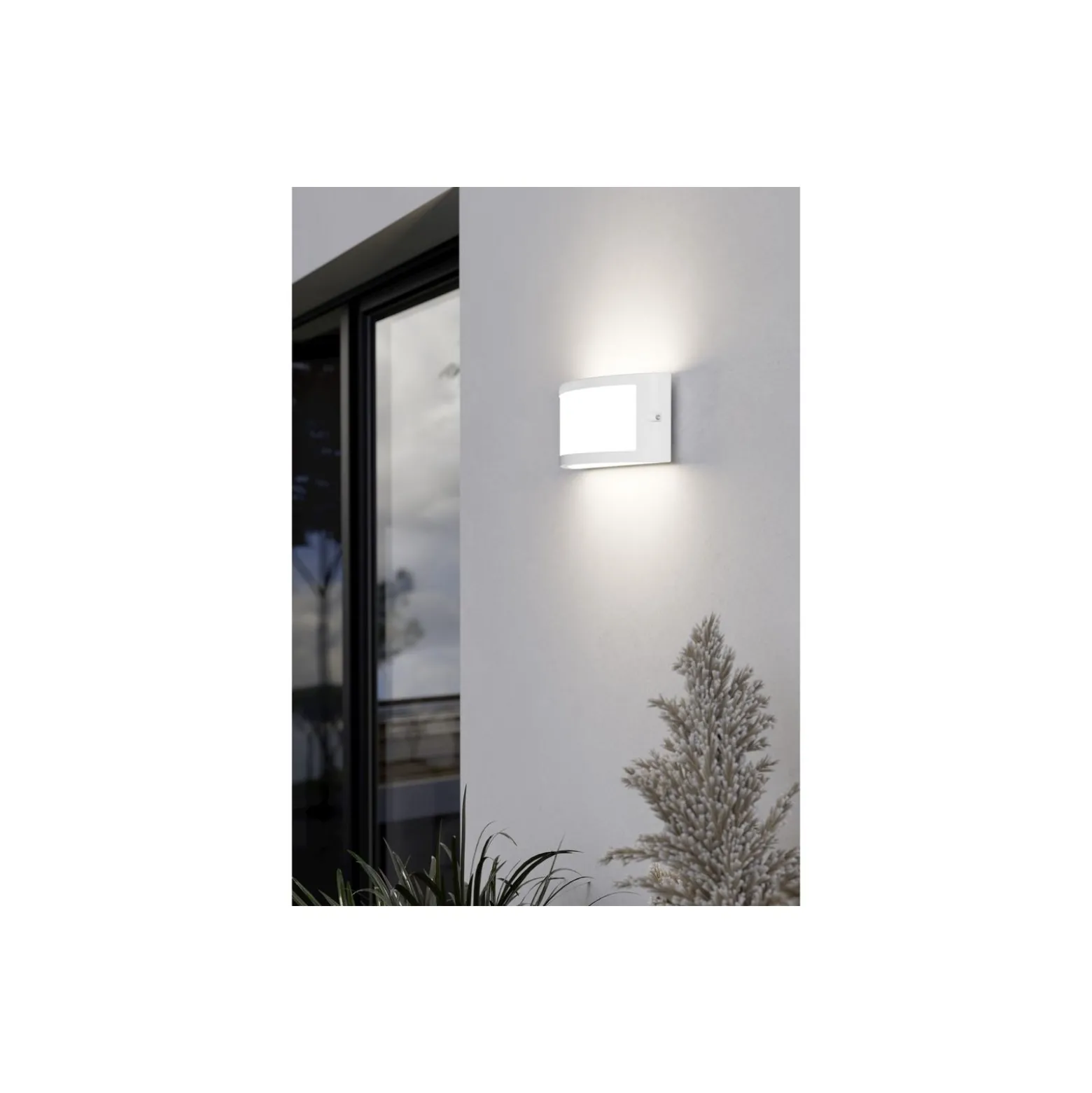 Eglo Vägglampa Poggiarello Vit | IP54 - Passande för 1x E14