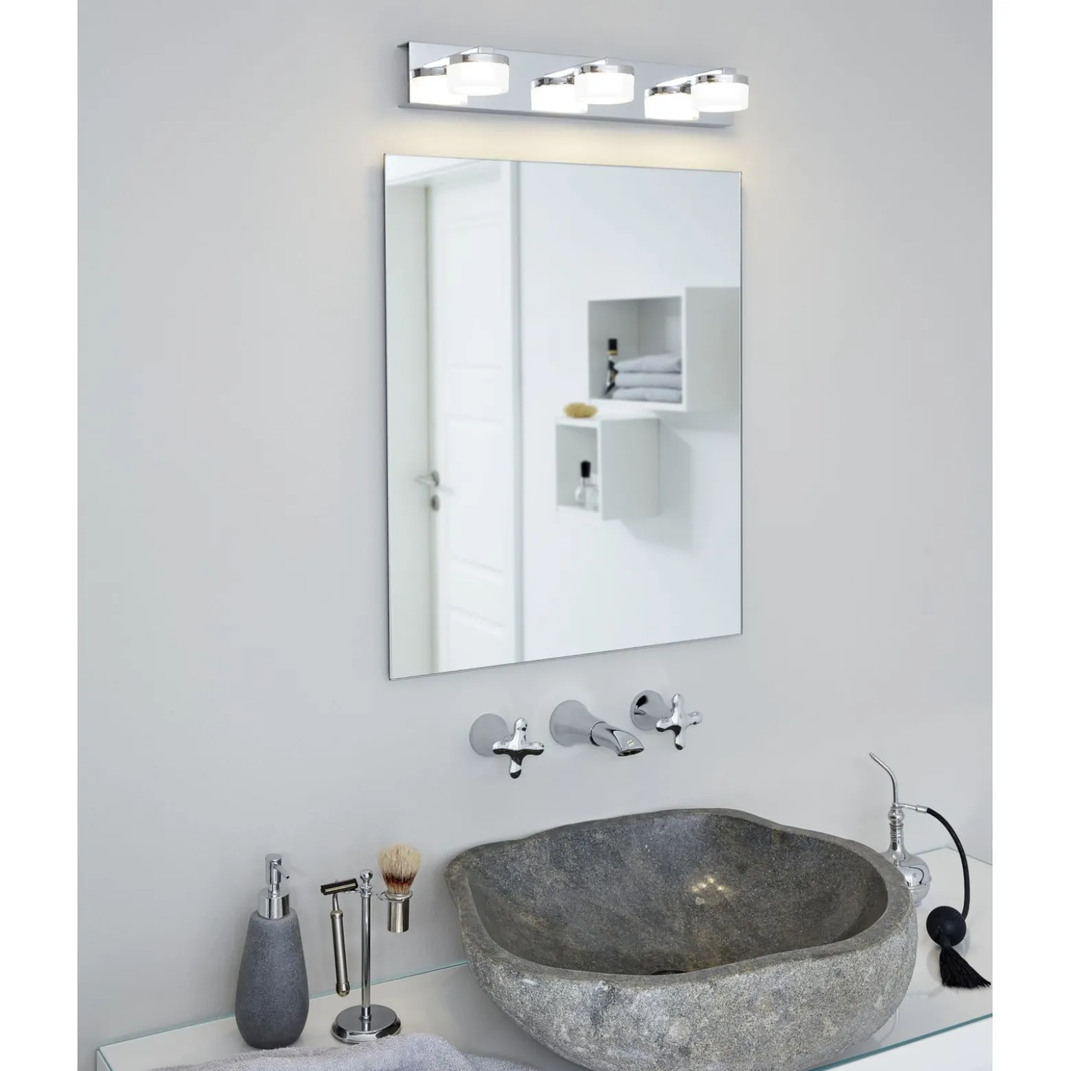 Eglo Vägglampa Romendo 1 Stål Krom 72W 1620lm - 830 Varm Vit | IP44 - Dimbar