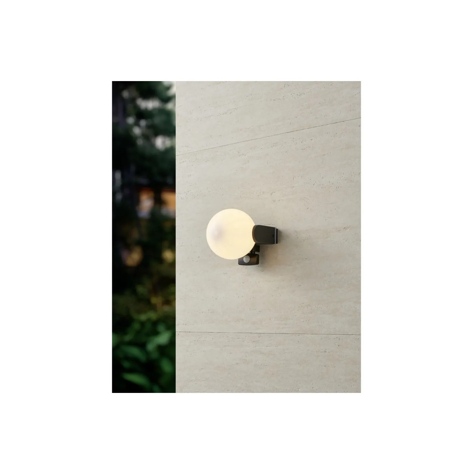 Eglo Vägglampa Rubio Aluminium Svart | IP65 - Passande för 1x E27 - Rörelsesensor