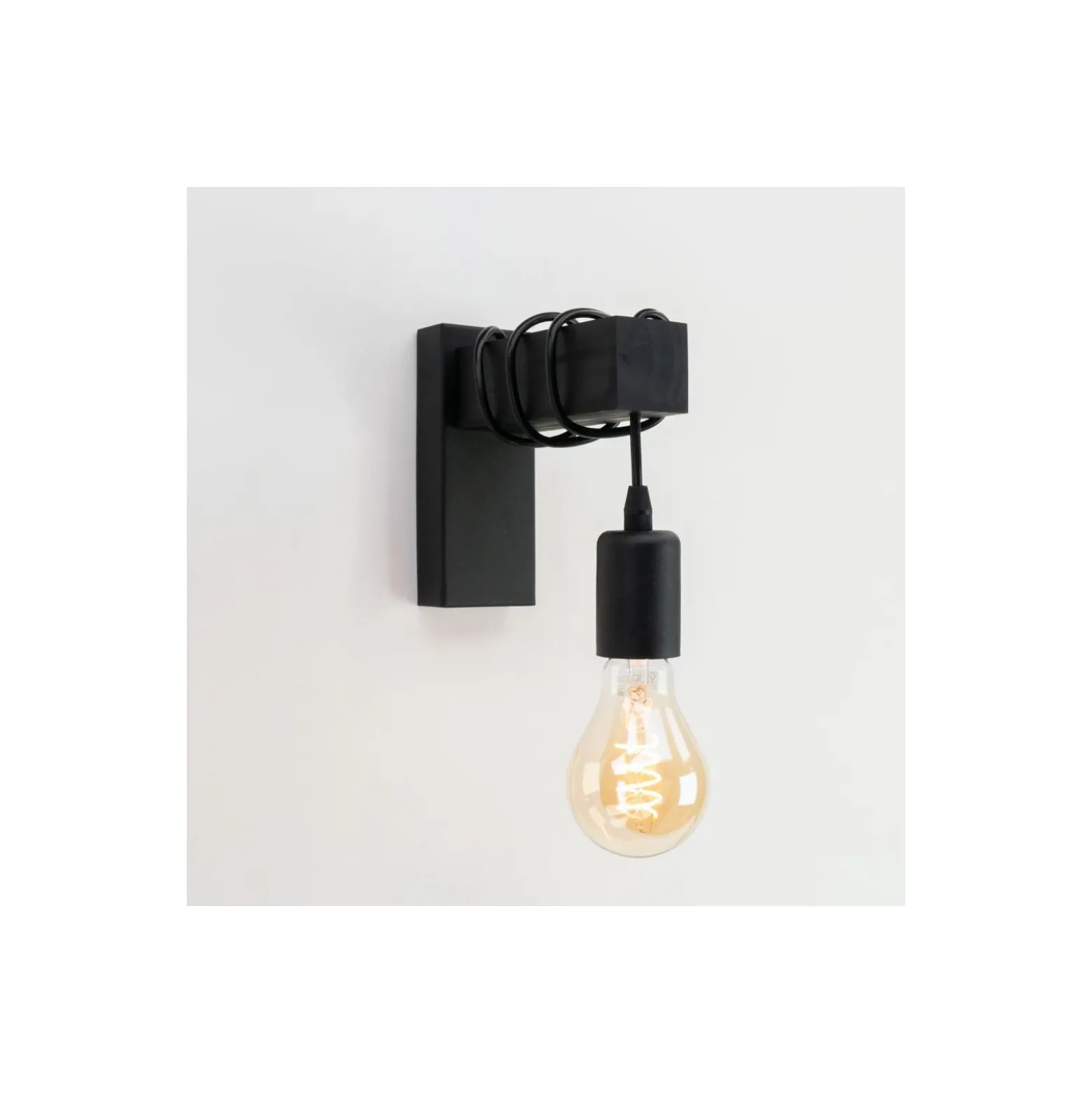 Eglo Vägglampa Townshend Trä Svart | Passande för E27