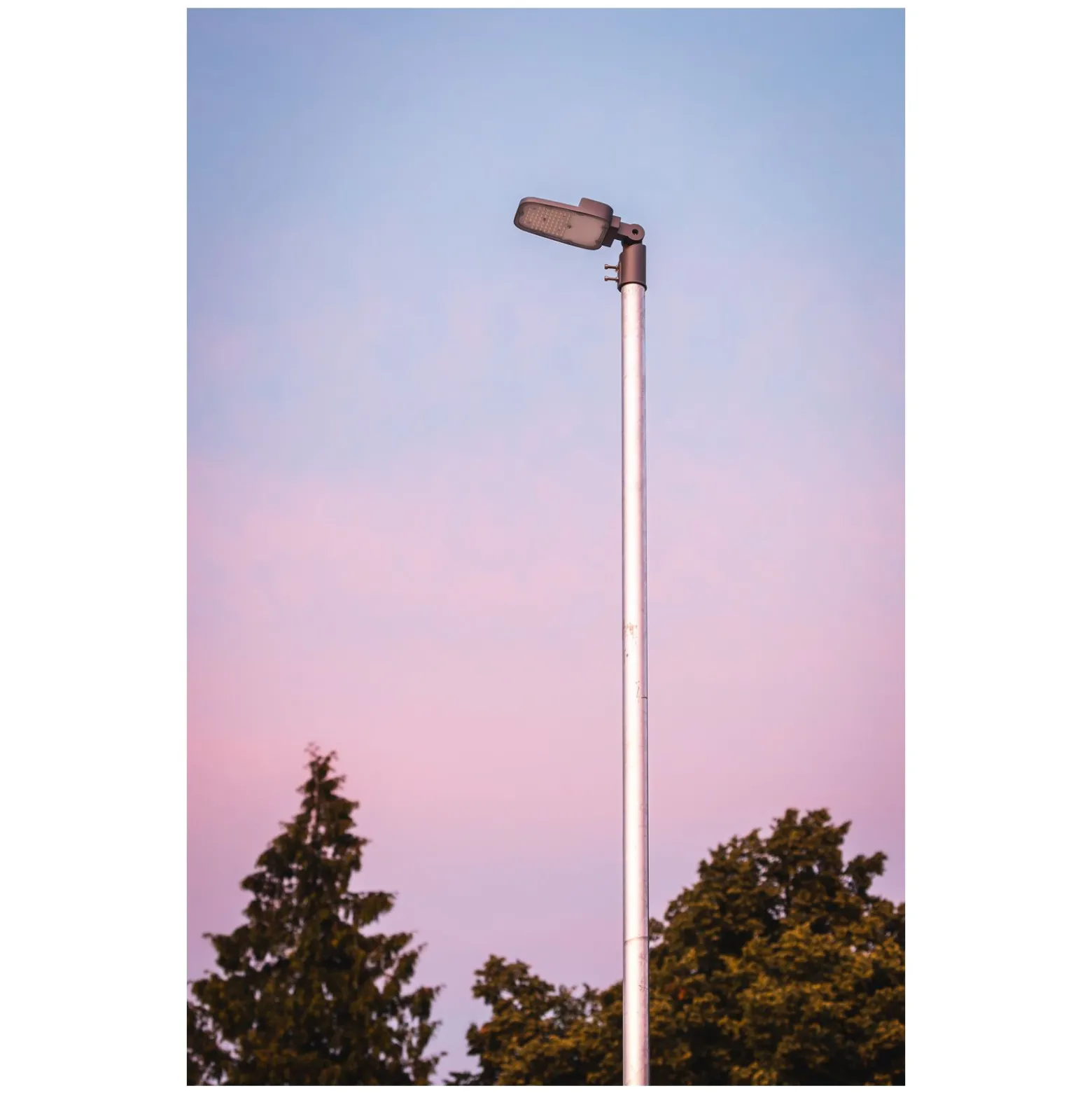 Ledvance LED gatubelysning Area Value Liten SPD Aluminium Grå 45W 6075lm 160x58D - 740 Kallvit | IP66 - Symmetrisk