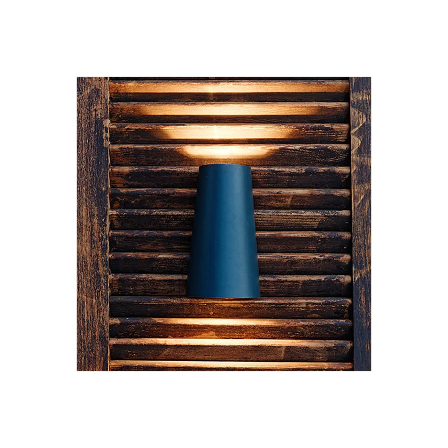 THORNeco Armatur Runda HOLLY Aluminium Svart Up & Down 8W 500lm - 830 Varm Vit